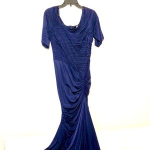 NWT Tadashi Shoji floor length gown, XL, midnight blue